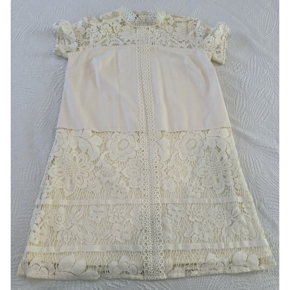 Kensie Size Small P  Woman's Ivory Color Lace Dress Formal Short Sleeve.